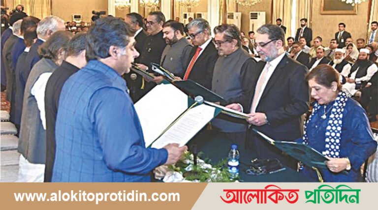 শপথ নিলো পাকিস্তানের তত্ত্বাবধায়ক মন্ত্রিসভা