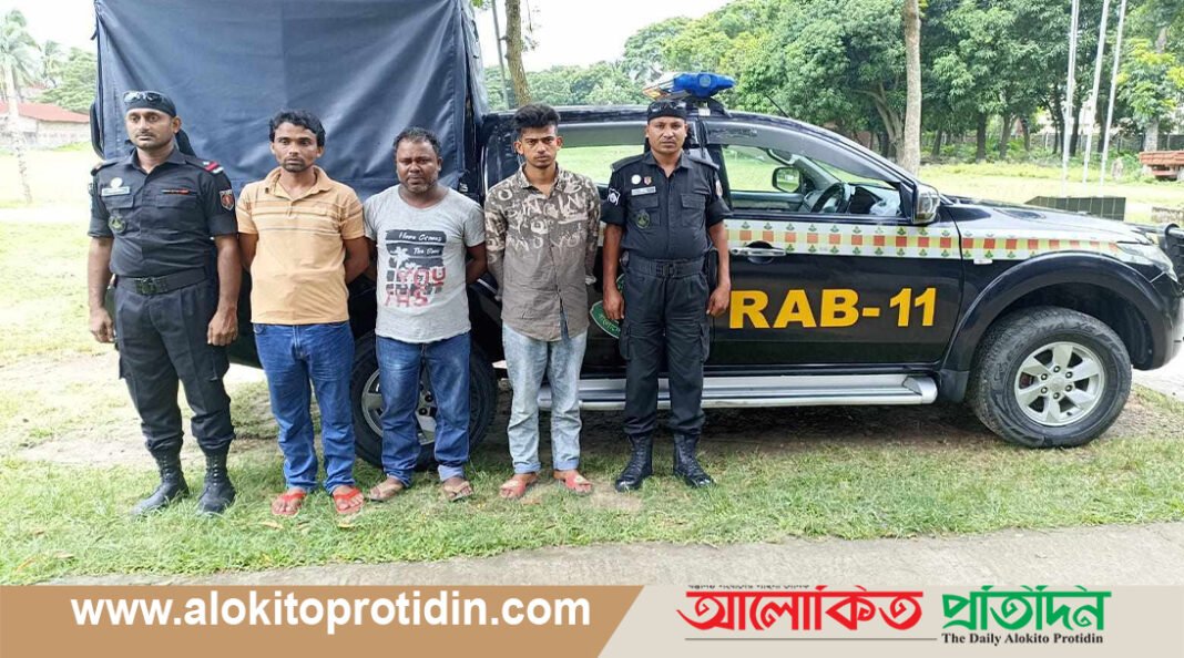 রায়পুরায় ৩৬ কেজি গাঁজাসহ তিন জন আটক