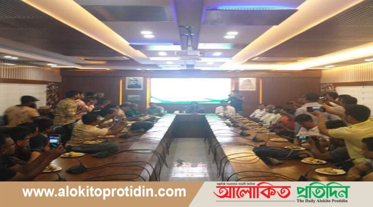 গাইবান্ধায় মিডিয়া প্রতিনিধিদের সাথে নবাগত ডিসির মত বিনিময় 