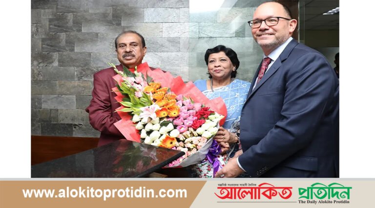 মানবজমিন অফিসে মার্কিন রাষ্ট্রদূত পিটার হাস