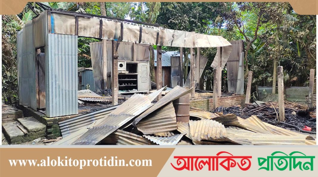 রায়পুরায় অগ্নিকাণ্ডে বসতঘর ভষ্মিভুত
