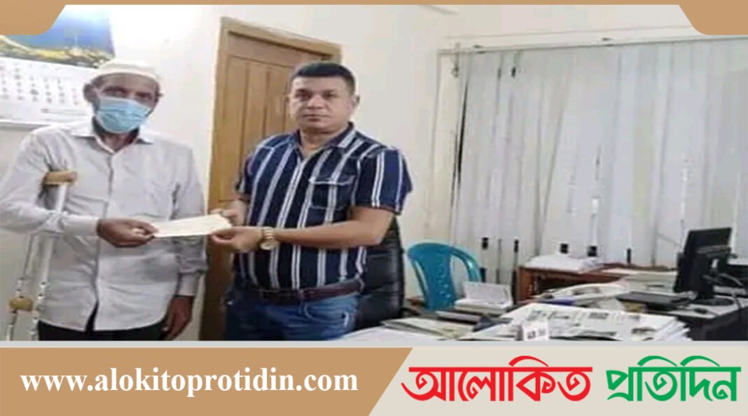 বরখাস্ত আলাউদ্দিন নিয়মিত অফিস করেন