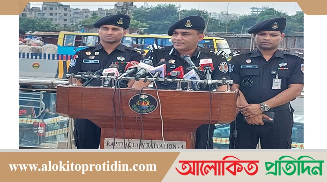 আইন-শৃঙ্খলা নিয়ন্ত্রণে র‌্যাবের রোবাস্ট পেট্রোল