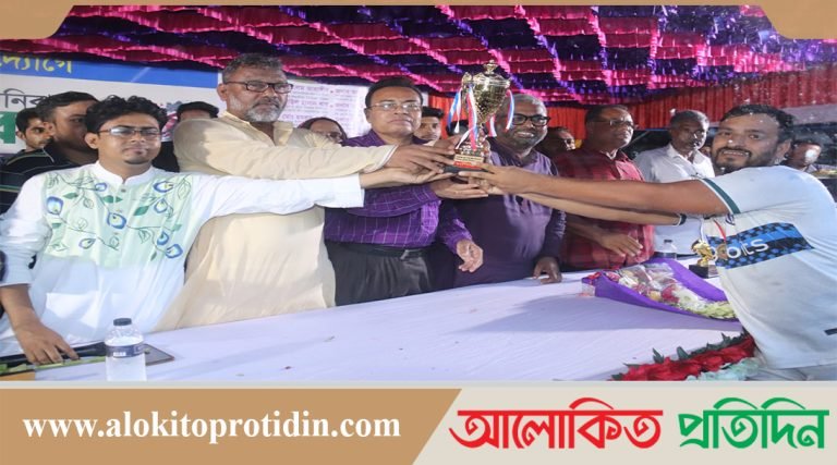 যুব সমাজের উদ্যোগে ফুটবল টুর্নামেন্ট অনুষ্ঠিত 