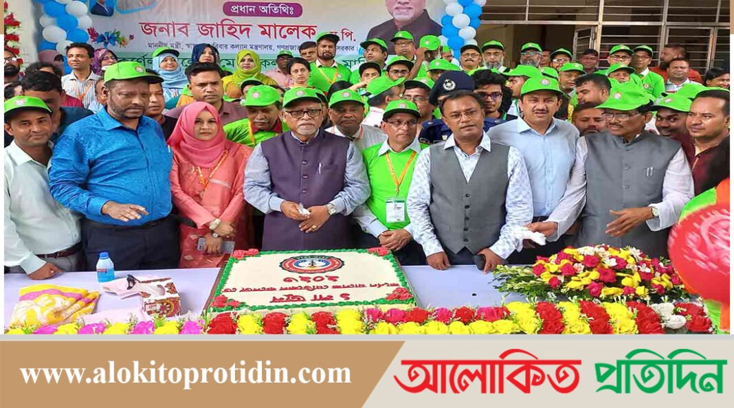ডেঙ্গু কমাতে হলে মশা কমাতে হবে