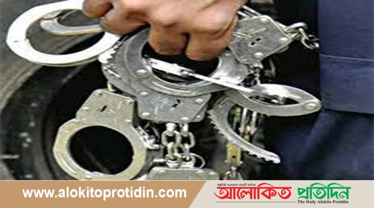 হঠাৎ বেড়েছে ধরপাকড়