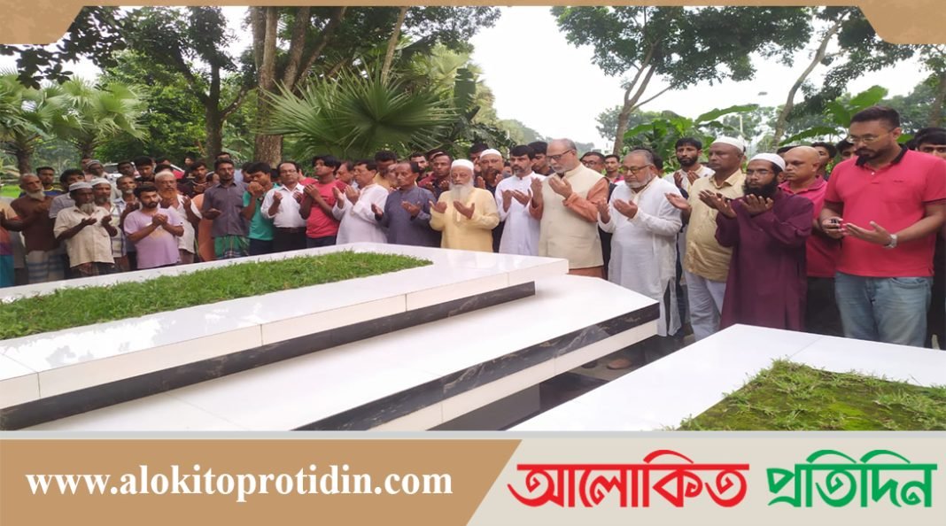 বীরমুক্তিযোদ্ধা শামছ উদ্দিনের কবর জিয়ারতে লতিফ সিদ্দি