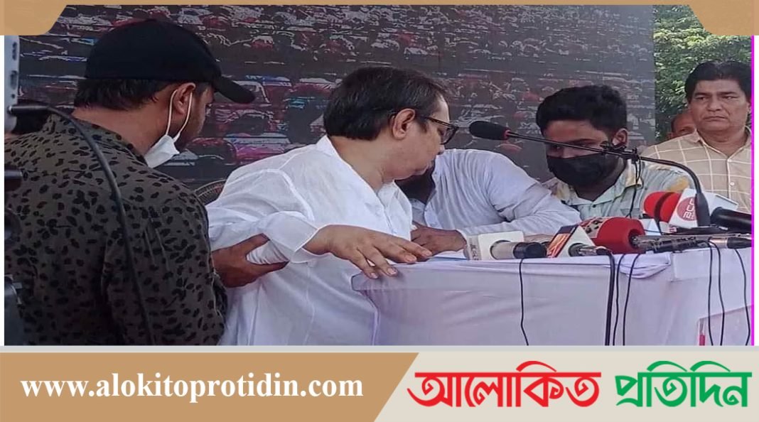 বক্তব্য দেওয়ার সময় অসুস্থ হয়ে পড়লেন জাকের পার্টির চেয়ারম্যান