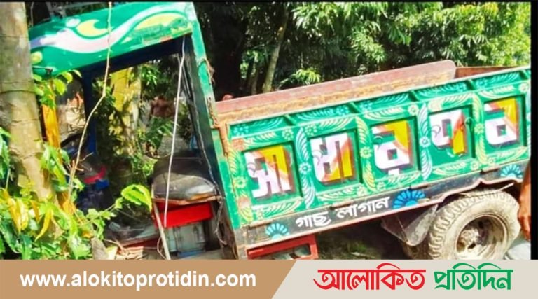 নড়াইলে ট্রলি ও মোটরসাইকেল এর মুখোমুখি সংঘর্ষে নিহত ২ জন 