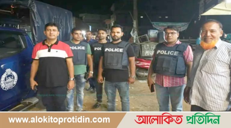 শারদীয় দূর্গা উৎসবকে ঘিরে পুলিশি মহড়া অনুষ্ঠিত