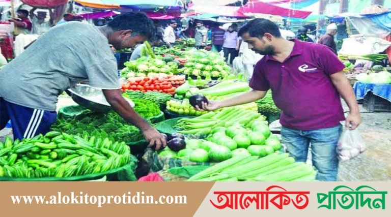 কমেনি আলু-পেঁয়াজের দাম, বেড়েছে কাঁচামরিচের