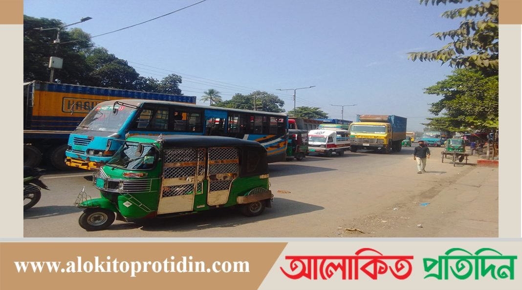 অবরোধের প্রভাব চট্টগ্রামে না থাকলেও বিভিন্ন স্থানে পিকেটিং ও মিছিল করেছে বিএনপির নেতাক