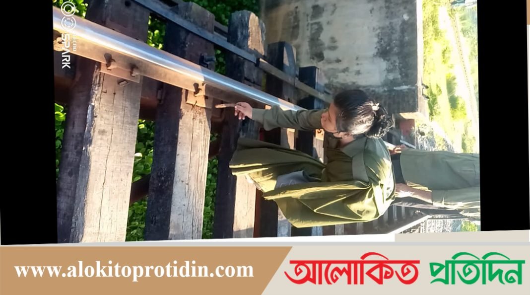রায়পুরায় আনসারের তৎপরতায় দূর্ঘটনা থেকে রক্ষা পেল রেল