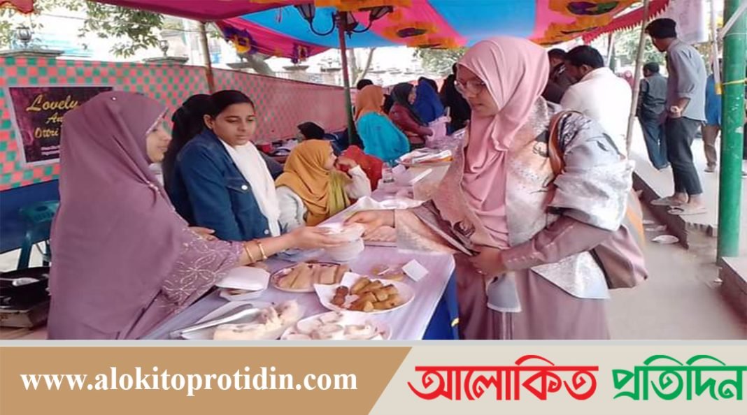 গাইবান্ধায় নারী উদ্যোক্তাদের দিনব্যাপী পিঠা উৎসব পালিত