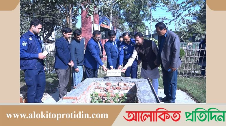 কুড়িগ্রামে সৈয়দ শামসুল হকের সমাধীসৌধ বাধাইয়ের কাজ শুরু