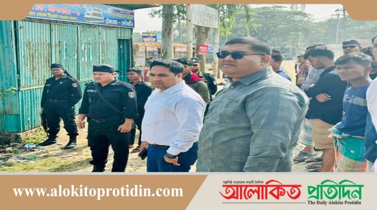 টেকনাফের জাহাজ ঘাটে ৩০স্থাপনা উচ্ছেদ