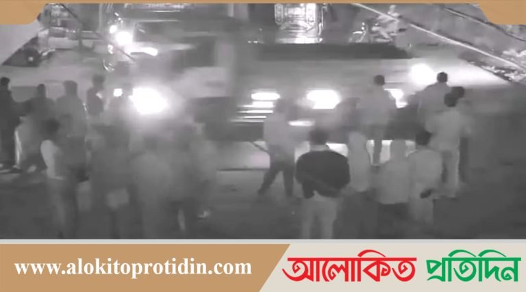 অবৈধ বালি পাচারকারী কর্তৃক বনবিভাগের টহল কাজে বাধা