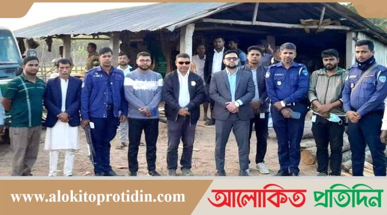 উখিয়ায় প্রশাসন ও বনবিভাগের যৌথ অভিযানে ২অবৈধ সমিল উচ্ছেদঃ বিপুল পরিমাণ কাঠ জব্দ