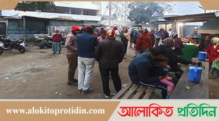 বগুড়ায় তীব্র শীতে কাঁপছে মানুষ