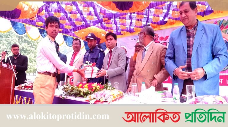 কুড়িগ্রামে উৎসব মুখর পরিবেশে বই বিতরণ শুরু