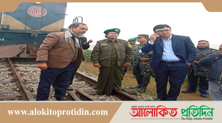 পূর্বধলায় রেললাইনের নাট-বল্টু খোলা, বড় দু-র্ঘ-ট-না থেকে রক্ষা পেল যাত্রীরা