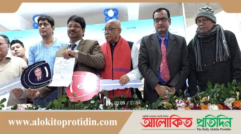 রাষ্ট্রপতির উপহারের ২ বাস পেল পাবনার এডওয়ার্ড কলেজ