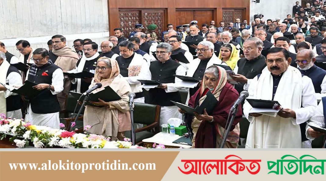 দেশের স্বার্থে কাজ করার শপথ নিলেন ২৯৭ জন এমপি