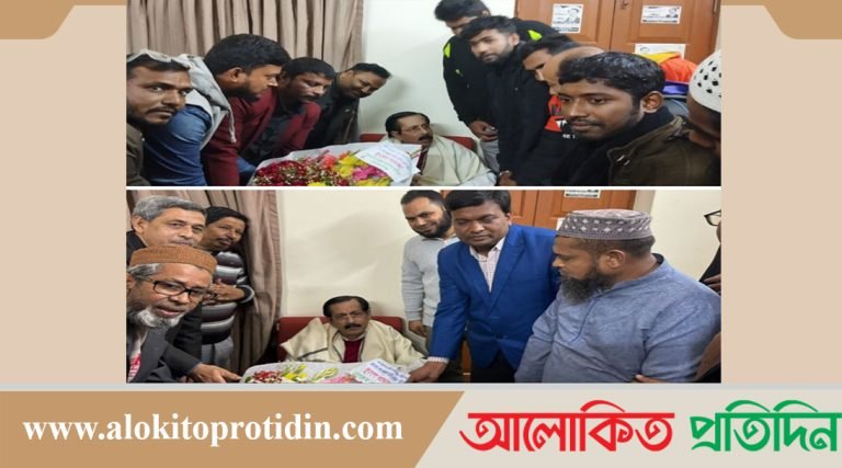 টুঙ্গিপাড়ায় শেখ সেলিম এমপিকে ফুলেল শুভেচ্ছা জানালেন প্রেসক্লাব গোপালগঞ্জ