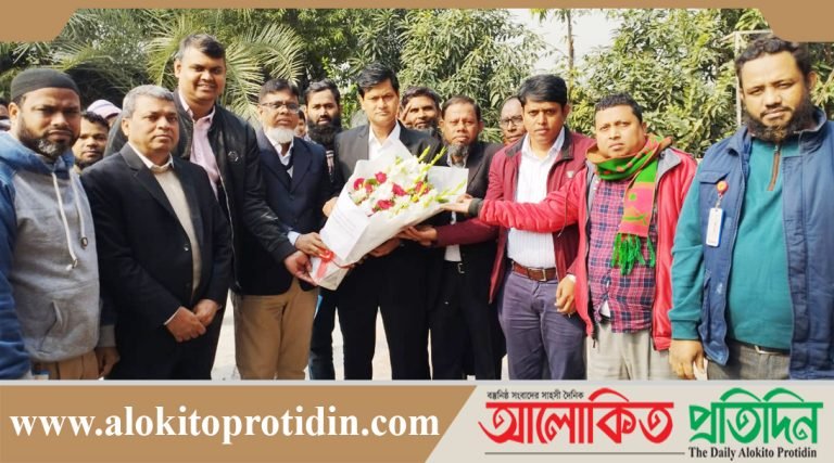 নব নির্বাচিত এমপি সাইফুল ইসলামের সাথে সাভার উপজেলা ইউপি সচিবদের ফুলেল শুভেচ্ছা বিনিময়