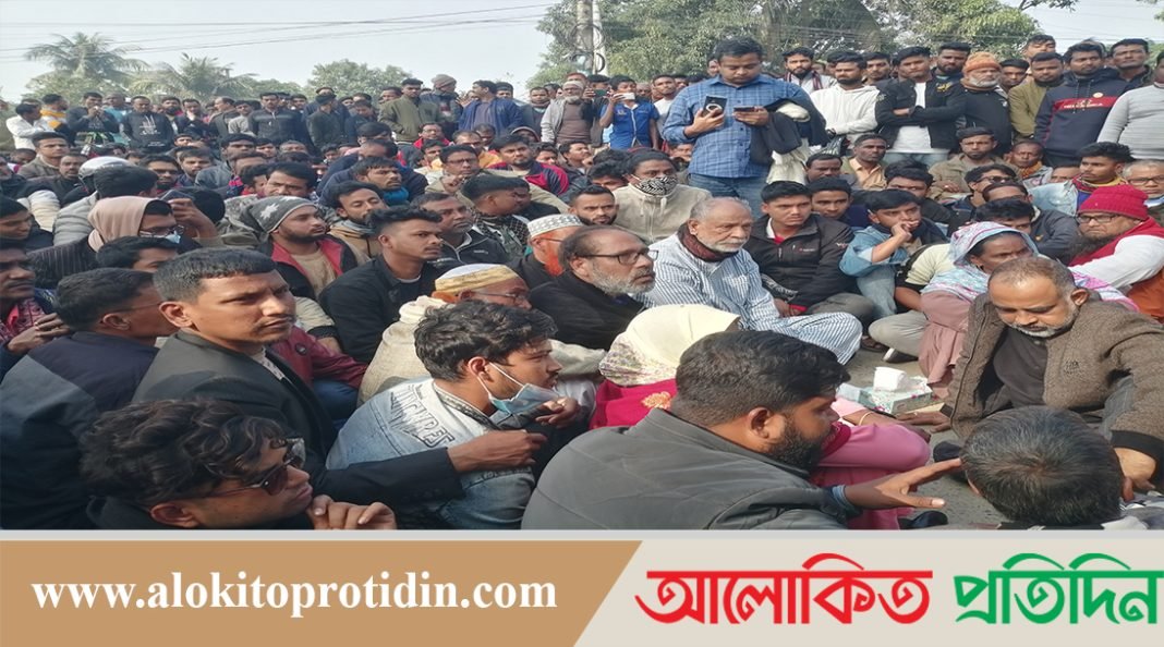 কর্মী-সমর্থকদের আটকের প্রতিবাদে থানা ঘেরাও করে ছাড়িয়ে নিলেন লতিফ সিদ্দিকী