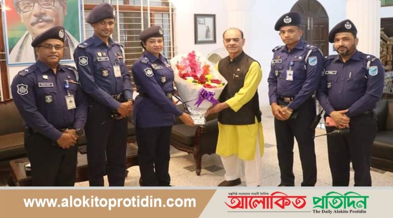 মন্ত্রী ফারুক খানের সাথে পুলিশ সুপারের সাক্ষাৎ