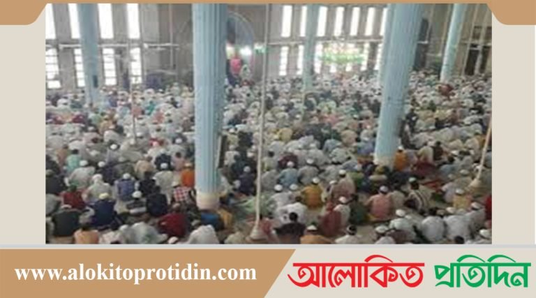 জুমাতুল বিদায় কান্নায় ভেঙে পড়ে মুসল্লিরা আল্লাহর রহমত চাইলেন