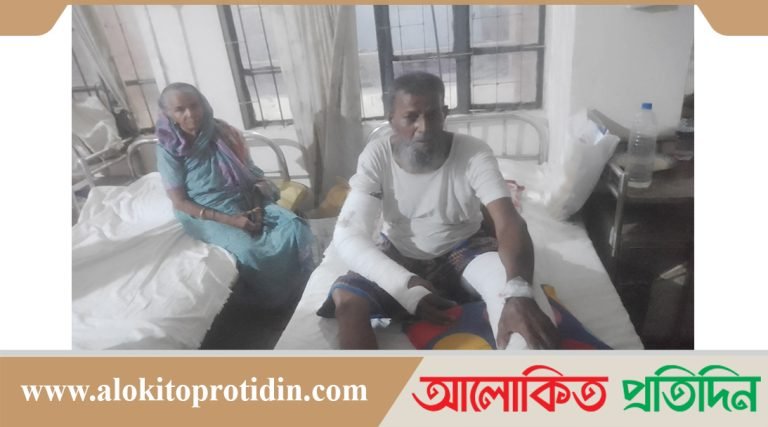 গাইবান্ধার পলাশবাড়ীতে বাবাকে বেধড়ক পিটিয়ে টাকা ছিনতাই