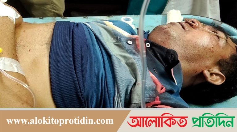 কলাপাড়ায় পিকআপ-মোটরসাইকেল মুখোমুখি সংঘর্ষ মালয়েশিয়া প্রবাসীর মৃত্যু