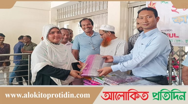 কুড়িগ্রামের নাগেশ্বরীতে দু টাকার কাপড়ের হাট