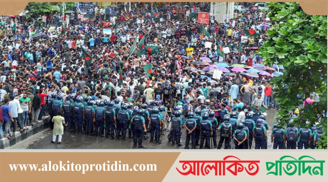 আজও কোটা বাতিলের দাবিতে শাহবাগে শিক্ষার্থীদের অবরোধে যানচলাচল বন্ধ