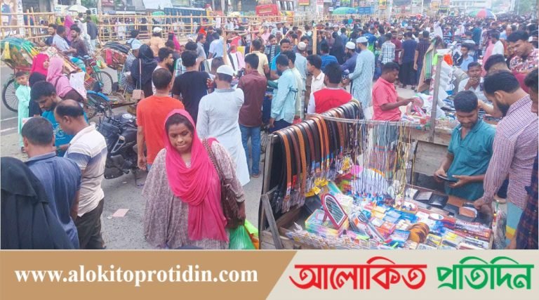 ঢাকা-সিলেট মহাসড়কের ভুলতা-গাউছিয়া ফের হকারদের দখলে