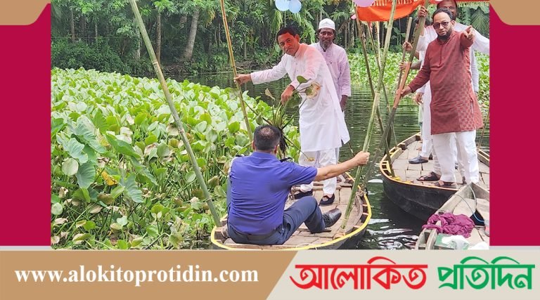 রায়পুরে নদীতে নেমে কচুরিপানা অপসারণ করলেন: এমপি