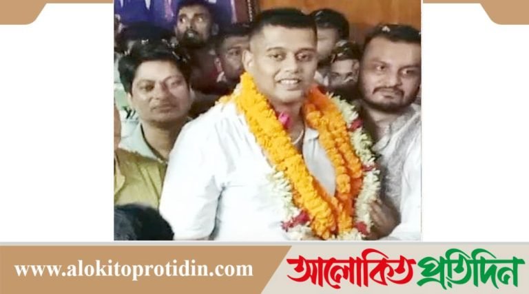ছাত্রদের রাজাকার বানাতে গিয়ে আ.লীগ দেউলিয়া হয়ে গেছে: ব্যারিষ্টার মারুফ 