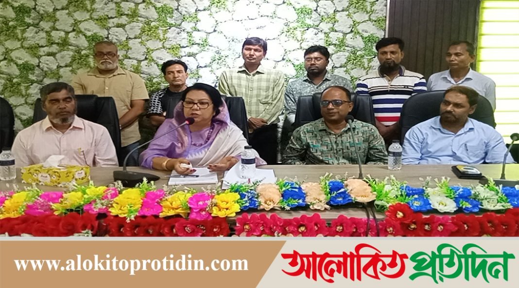 মানিকগঞ্জে বিভিন্ন হাসপাতাল পরিদর্শন করেন আফরোজা খান রিতা