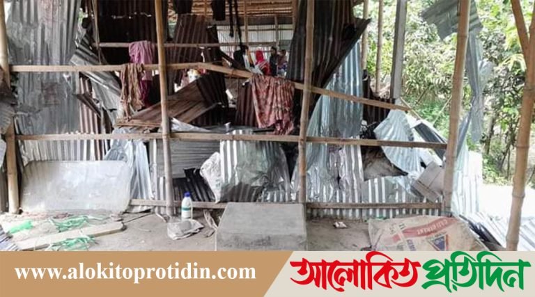 গোবিন্দগঞ্জে পরকীয়ার জেরে গৃহবধূর আত্নহত্যা, ক্ষোভে জামাইয়ের বাড়িতে ভাংচুর 