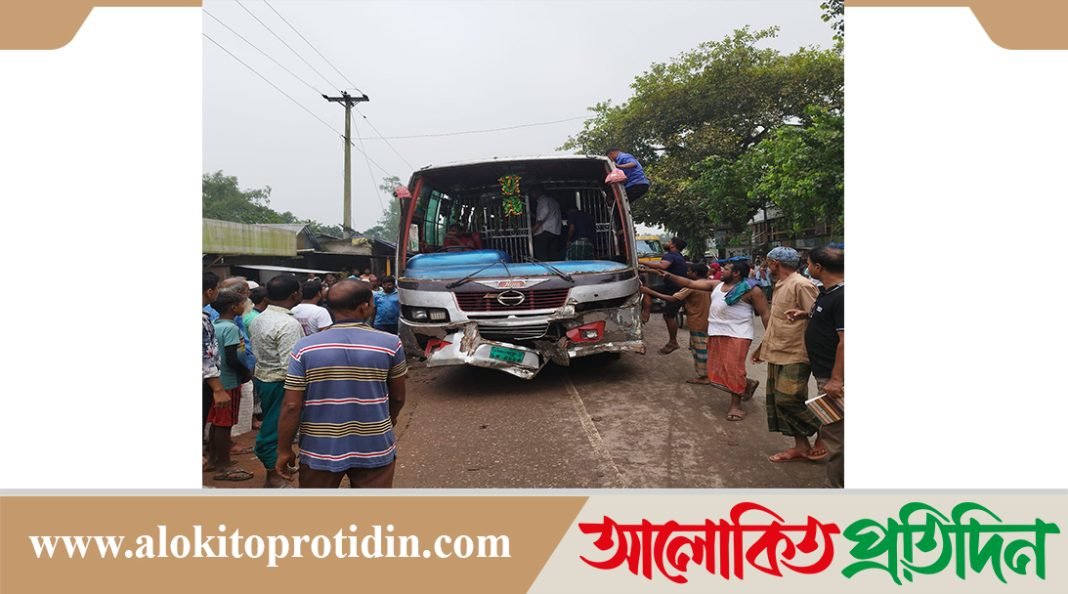 উল্লাপাড়ায় বাস চাপায় এক মোটরসাইকেল আরোহী নিহত