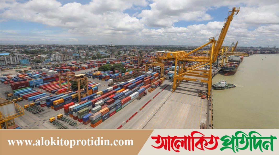 চট্টগ্রাম বন্দরে শ্রমিক ধর্মঘটে কনটেইনার আনা-নেওয়া বন্ধ