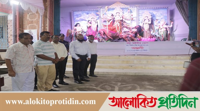 মানিকগঞ্জে পূজামন্ডপ পরিদর্শন করলেন সাইবার নিরাপত্তা এজেন্সির মহাপরিচালক 
