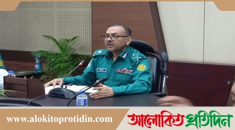 থানায় মামলা না নিলে ওসিকে এক মিনিটে সাসপেন্ড করে দেব : ডিএমপি কমিশনার