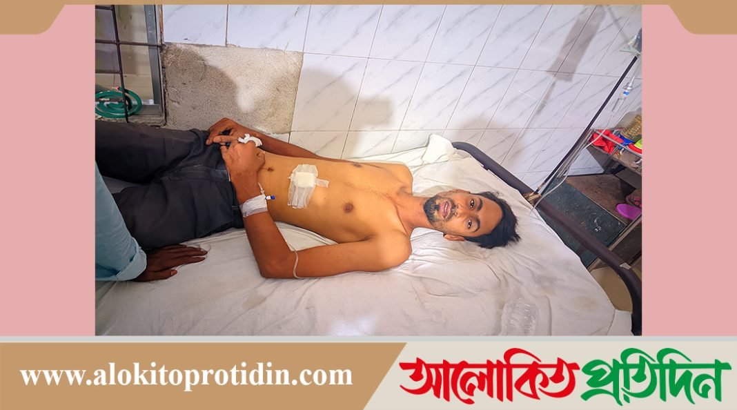 ছাত্রদল নেতার উপর ছাত্রলীগ নেতার হামলা