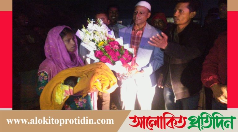 গাজীপুরে উদ্ধার হওয়া শিশুকে রাতে শীতবস্ত্র ও ফুল নিয়ে দেখতে যান ওসি আব্দুল হালিম