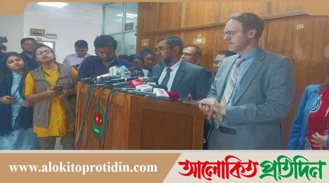 ডিসেম্বরে ভোট ধরেই সব ধরনের প্রস্তুতি নিচ্ছে ইসি :মো. সানাউল্লাহ