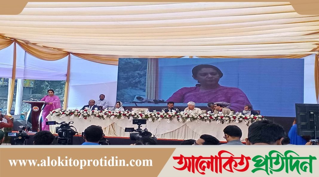 ৩-৪টি মন্ত্রণালয় কাজ করছে কীভাবে বর্ষার আগে খালের প্রবাহ ফিরিয়ে আনা যায়: পরিবেশ উপদেষ্টা
