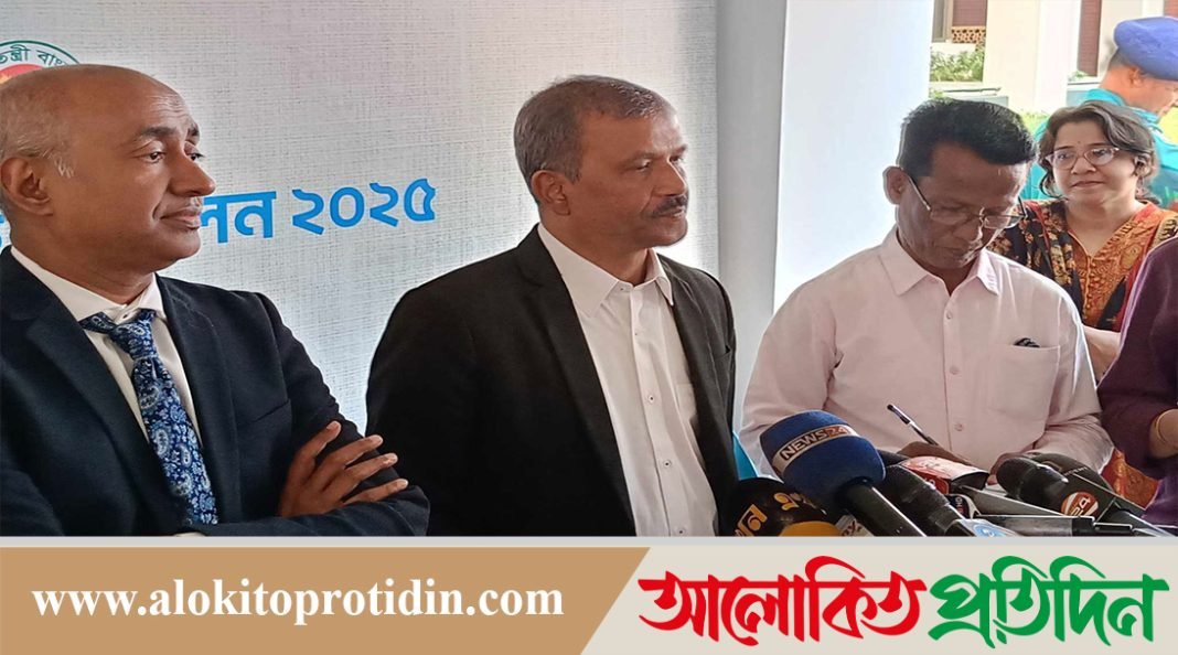 ডিসিদের জনগণের নিপীড়নে কাজে লাগিয়েছে ফ্যাসিস্টরা: আসিফ নজরুল